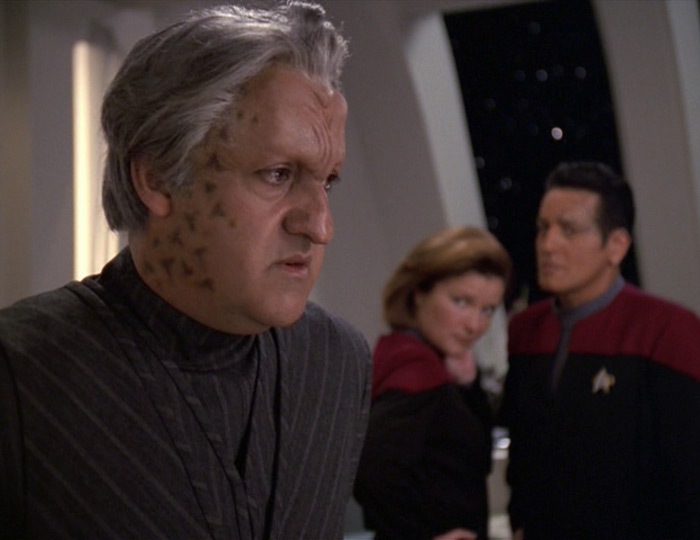 https://voy.trekcore.com/gallery/albums/screencaps/s7/703-drive/703-drive-0332.jpg